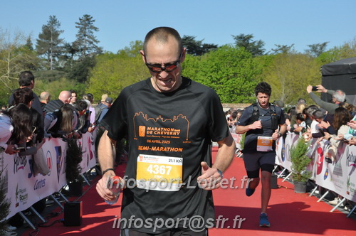 Marathon_Cheverny2025_Dimanche_Arrivees/2025CHEVERNY_ARRIVEE_00453.JPG