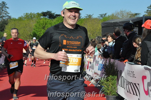 Marathon_Cheverny2025_Dimanche_Arrivees/2025CHEVERNY_ARRIVEE_00520.JPG