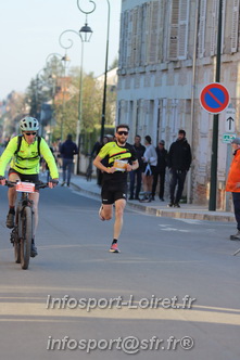 Marathon_Cheverny2025_Dimanche_Passage_CentreVille/2025CHEVERNY_VILLE_000003.JPG