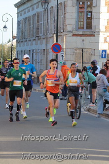 Marathon_Cheverny2025_Dimanche_Passage_CentreVille/2025CHEVERNY_VILLE_000009.JPG