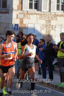 Marathon_Cheverny2025_Dimanche_Passage_CentreVille/2025CHEVERNY_VILLE_000011.JPG