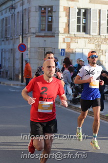Marathon_Cheverny2025_Dimanche_Passage_CentreVille/2025CHEVERNY_VILLE_000012.JPG