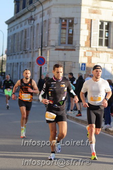 Marathon_Cheverny2025_Dimanche_Passage_CentreVille/2025CHEVERNY_VILLE_000025.JPG