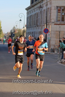 Marathon_Cheverny2025_Dimanche_Passage_CentreVille/2025CHEVERNY_VILLE_000031.JPG