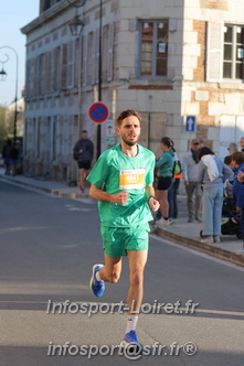 Marathon_Cheverny2025_Dimanche_Passage_CentreVille/2025CHEVERNY_VILLE_000040.JPG