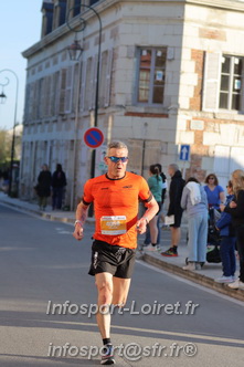 Marathon_Cheverny2025_Dimanche_Passage_CentreVille/2025CHEVERNY_VILLE_000043.JPG