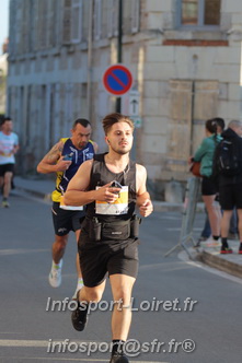 Marathon_Cheverny2025_Dimanche_Passage_CentreVille/2025CHEVERNY_VILLE_000078.JPG