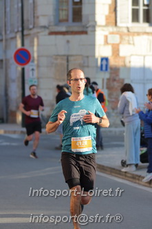 Marathon_Cheverny2025_Dimanche_Passage_CentreVille/2025CHEVERNY_VILLE_000085.JPG