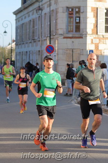 Marathon_Cheverny2025_Dimanche_Passage_CentreVille/2025CHEVERNY_VILLE_000094.JPG