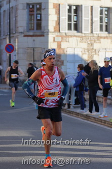 Marathon_Cheverny2025_Dimanche_Passage_CentreVille/2025CHEVERNY_VILLE_000103.JPG