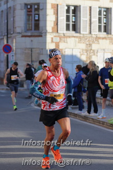 Marathon_Cheverny2025_Dimanche_Passage_CentreVille/2025CHEVERNY_VILLE_000104.JPG
