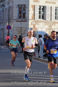 Marathon_Cheverny2025_Dimanche_Passage_CentreVille/2025CHEVERNY_VILLE_000143.JPG