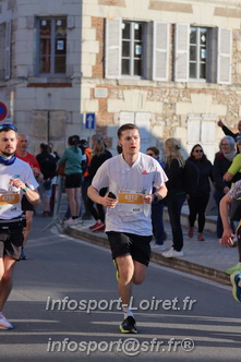 Marathon_Cheverny2025_Dimanche_Passage_CentreVille/2025CHEVERNY_VILLE_000145.JPG