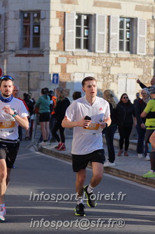 Marathon_Cheverny2025_Dimanche_Passage_CentreVille/2025CHEVERNY_VILLE_000146.JPG