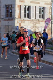 Marathon_Cheverny2025_Dimanche_Passage_CentreVille/2025CHEVERNY_VILLE_000213.JPG