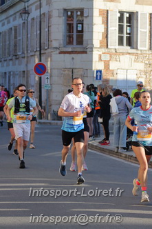Marathon_Cheverny2025_Dimanche_Passage_CentreVille/2025CHEVERNY_VILLE_000216.JPG