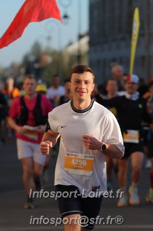 Marathon_Cheverny2025_Dimanche_Passage_CentreVille/2025CHEVERNY_VILLE_000234.JPG