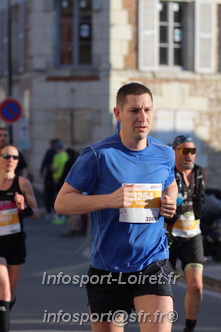 Marathon_Cheverny2025_Dimanche_Passage_CentreVille/2025CHEVERNY_VILLE_000242.JPG