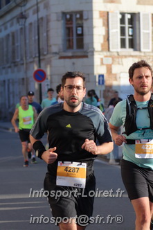 Marathon_Cheverny2025_Dimanche_Passage_CentreVille/2025CHEVERNY_VILLE_000295.JPG