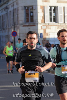 Marathon_Cheverny2025_Dimanche_Passage_CentreVille/2025CHEVERNY_VILLE_000296.JPG
