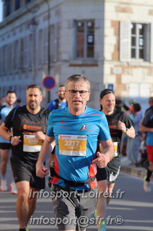 Marathon_Cheverny2025_Dimanche_Passage_CentreVille/2025CHEVERNY_VILLE_000373.JPG