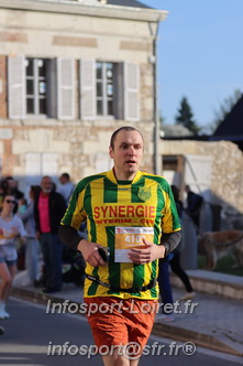 Marathon_Cheverny2025_Dimanche_Passage_CentreVille/2025CHEVERNY_VILLE_000384.JPG