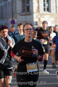 Marathon_Cheverny2025_Dimanche_Passage_CentreVille/2025CHEVERNY_VILLE_000454.JPG