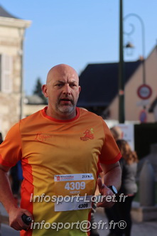 Marathon_Cheverny2025_Dimanche_Passage_CentreVille/2025CHEVERNY_VILLE_000459.JPG