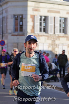 Marathon_Cheverny2025_Dimanche_Passage_CentreVille/2025CHEVERNY_VILLE_000460.JPG
