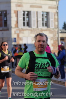 Marathon_Cheverny2025_Dimanche_Passage_CentreVille/2025CHEVERNY_VILLE_000484.JPG