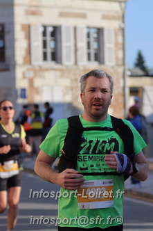 Marathon_Cheverny2025_Dimanche_Passage_CentreVille/2025CHEVERNY_VILLE_000485.JPG