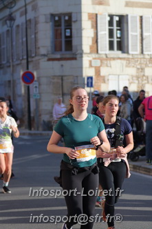 Marathon_Cheverny2025_Dimanche_Passage_CentreVille/2025CHEVERNY_VILLE_000546.JPG