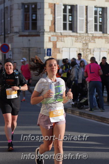 Marathon_Cheverny2025_Dimanche_Passage_CentreVille/2025CHEVERNY_VILLE_000549.JPG