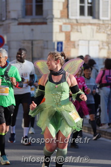 Marathon_Cheverny2025_Dimanche_Passage_CentreVille/2025CHEVERNY_VILLE_000570.JPG
