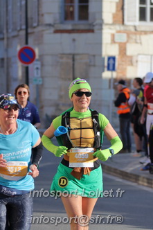 Marathon_Cheverny2025_Dimanche_Passage_CentreVille/2025CHEVERNY_VILLE_000579.JPG