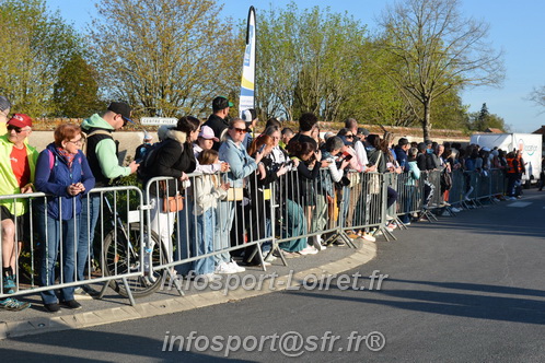 Marathon_Cheverny2025_Dimanche_Passage_CentreVille/2025CHEVERNY_VILLE_000652.JPG