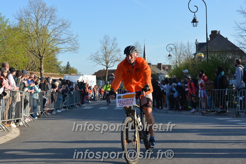 Marathon_Cheverny2025_Dimanche_Passage_CentreVille/2025CHEVERNY_VILLE_000654.JPG