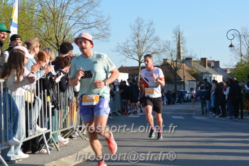 Marathon_Cheverny2025_Dimanche_Passage_CentreVille/2025CHEVERNY_VILLE_000667.JPG