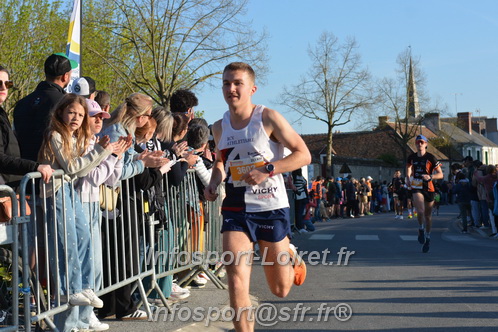 Marathon_Cheverny2025_Dimanche_Passage_CentreVille/2025CHEVERNY_VILLE_000669.JPG