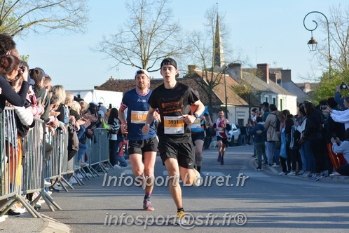 Marathon_Cheverny2025_Dimanche_Passage_CentreVille/2025CHEVERNY_VILLE_000677.JPG