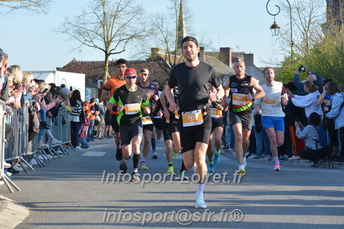 Marathon_Cheverny2025_Dimanche_Passage_CentreVille/2025CHEVERNY_VILLE_000684.JPG