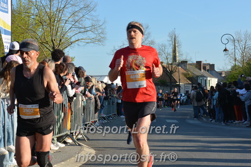 Marathon_Cheverny2025_Dimanche_Passage_CentreVille/2025CHEVERNY_VILLE_000706.JPG