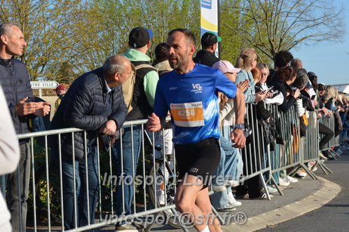 Marathon_Cheverny2025_Dimanche_Passage_CentreVille/2025CHEVERNY_VILLE_000712.JPG