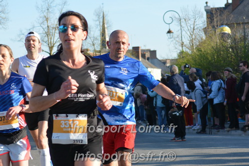 Marathon_Cheverny2025_Dimanche_Passage_CentreVille/2025CHEVERNY_VILLE_000767.JPG