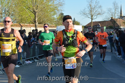 Marathon_Cheverny2025_Dimanche_Passage_CentreVille/2025CHEVERNY_VILLE_000787.JPG