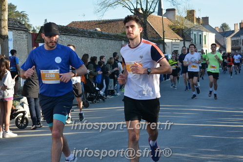 Marathon_Cheverny2025_Dimanche_Passage_CentreVille/2025CHEVERNY_VILLE_000813.JPG