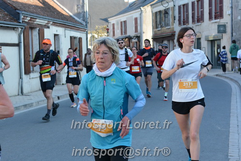 Marathon_Cheverny2025_Dimanche_Passage_CentreVille/2025CHEVERNY_VILLE_000874.JPG