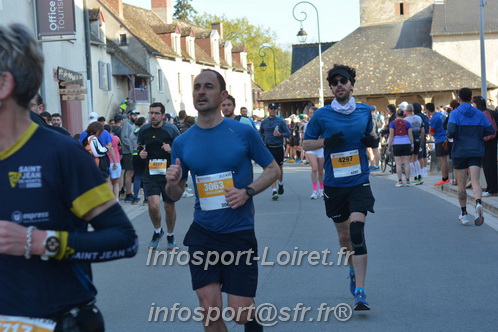 Marathon_Cheverny2025_Dimanche_Passage_CentreVille/2025CHEVERNY_VILLE_000893.JPG