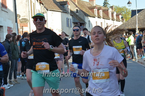Marathon_Cheverny2025_Dimanche_Passage_CentreVille/2025CHEVERNY_VILLE_000901.JPG