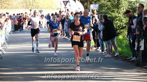 Marathon_Cheverny2025_Dimanche_Passage_CentreVille/2025CHEVERNY_VILLE_001032.JPG